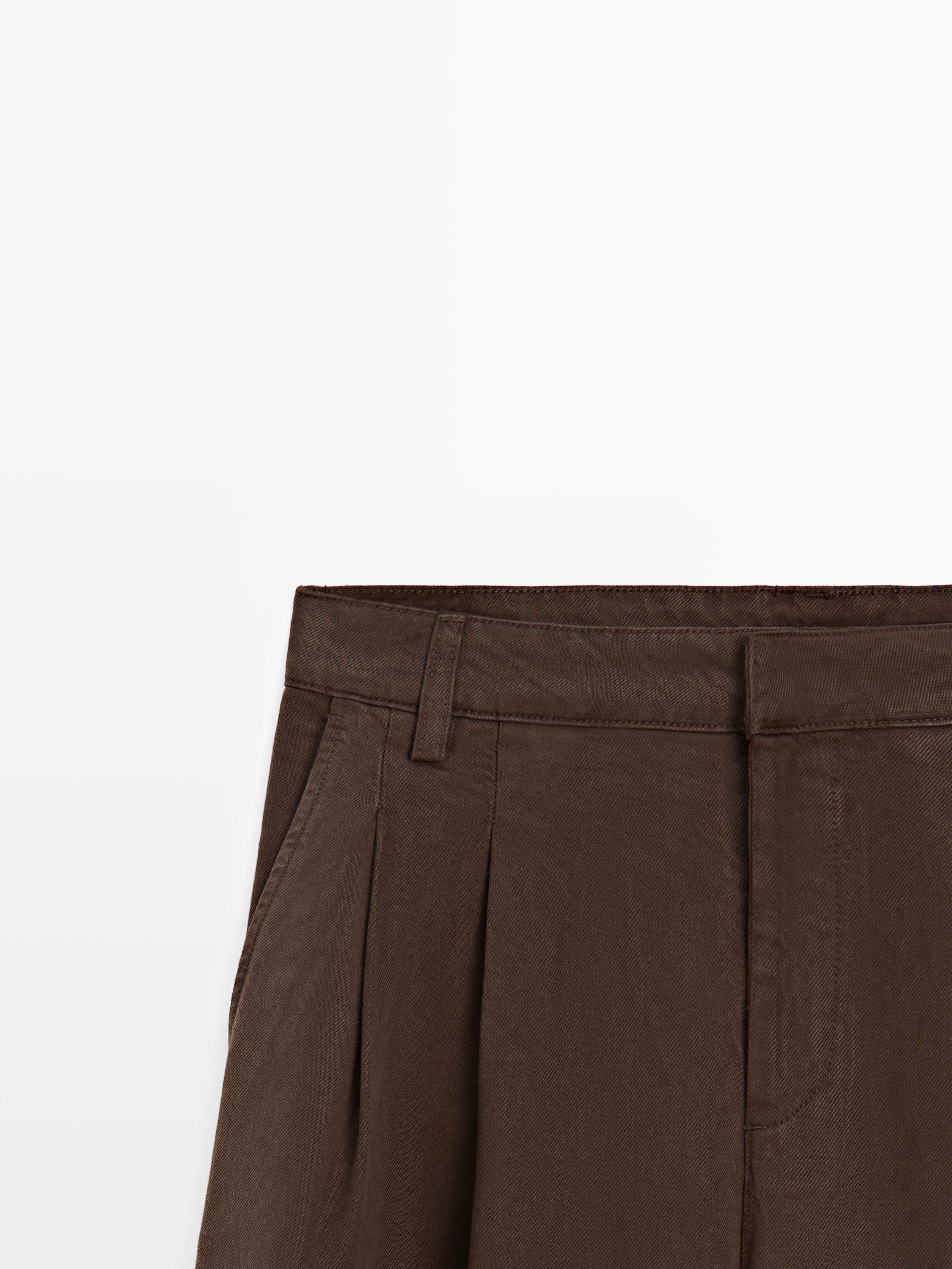 Pleated wide-leg pants